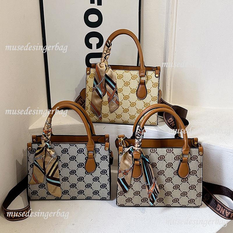 Luxury Brand Designer Bag High-End Printed Handbag For Women 2025 New Fashion Casual Shoulder Bag Versatile Crossbody Bag Commuter Tote Bag Trendy Pur