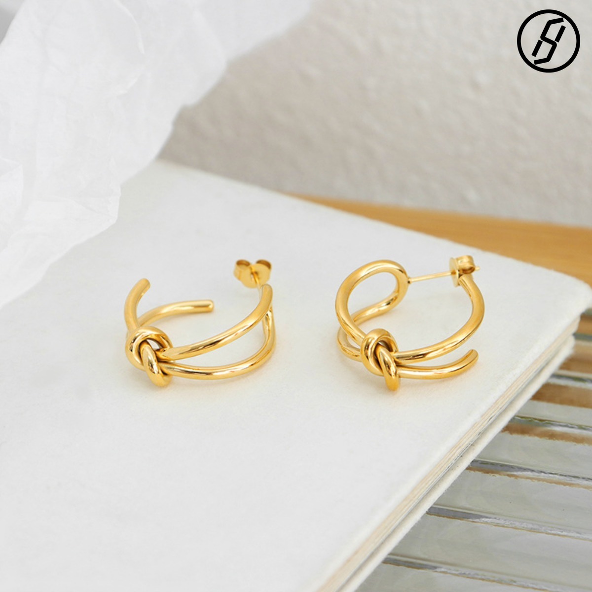 Unique Creative Personality Niche Design Feeling Cross-border Hot Sale Knot Earrings Metal Texture Titanium Steel Gold-plated Earrings Fast Shipping