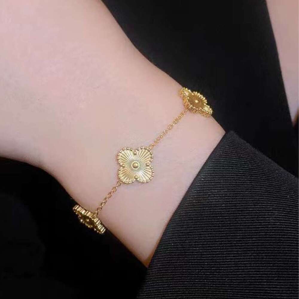 Lucky Five-Leaf Clover Bracelet Titanium Steel Gold Light Niche Design Non-Fading Straight Hair