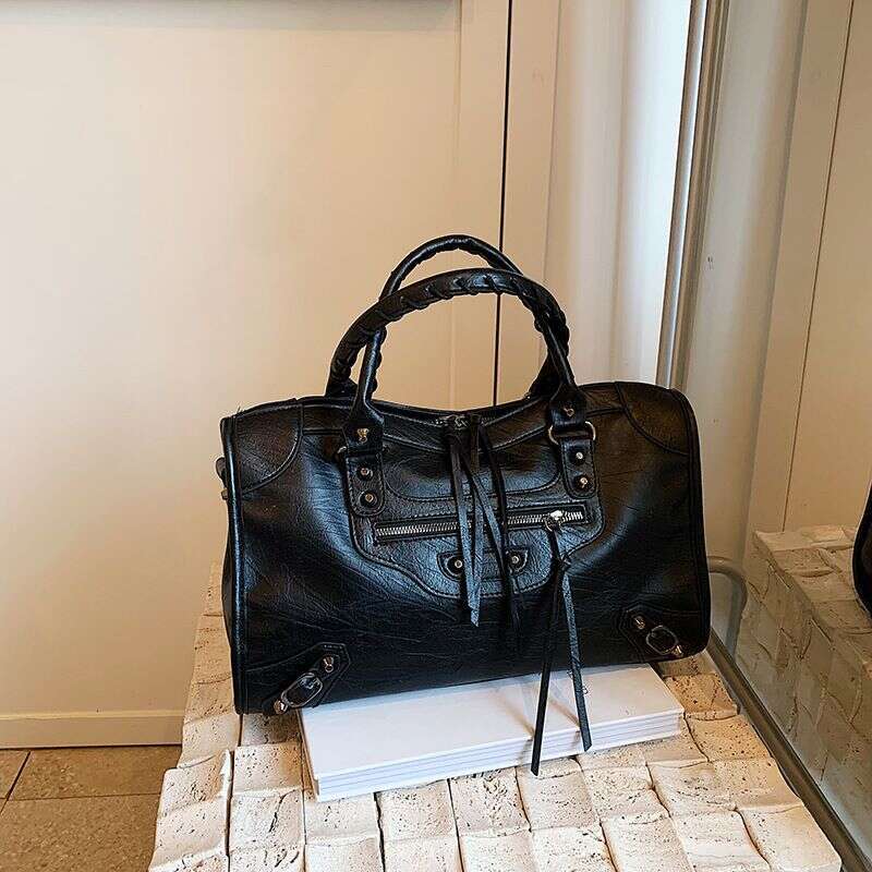 Versatile niche trend rivet motorcycle bag new high-end feel large capacity single shoulder crossbody handbag