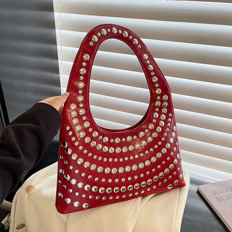 Fashion Single with Rivets, U-Shaped Underarm Bag, Trendy Versatile Large Capacity Women's Shoulder Bag
