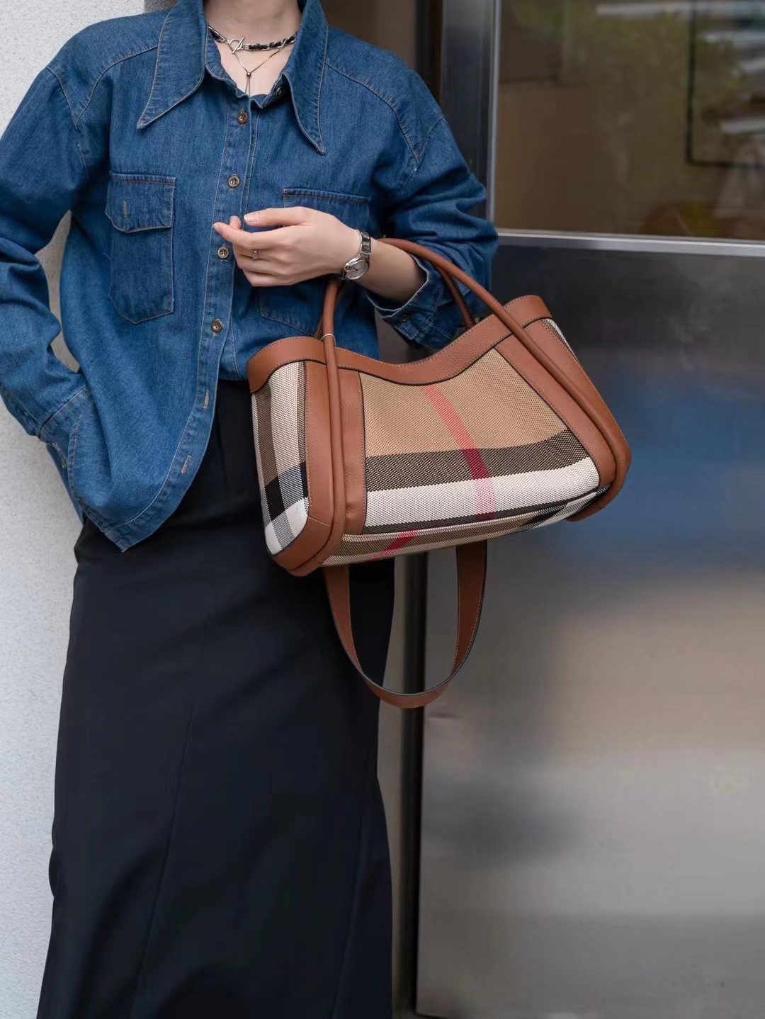 Retro Checkered Shoulder Bag: Large Capacity Canvas Leather Tote for Autumn & Winter Fashion dh4300051