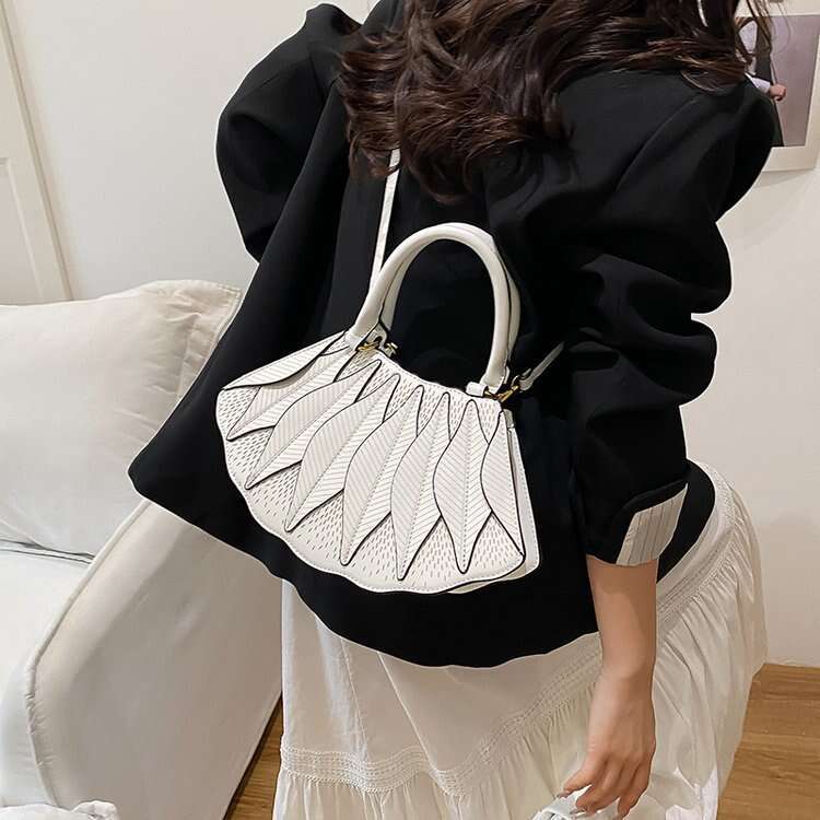 2025 Summer New High-Quality Textured Patchwork Shell Handbag Stylish Versatile Shoulder Crossbody Bag