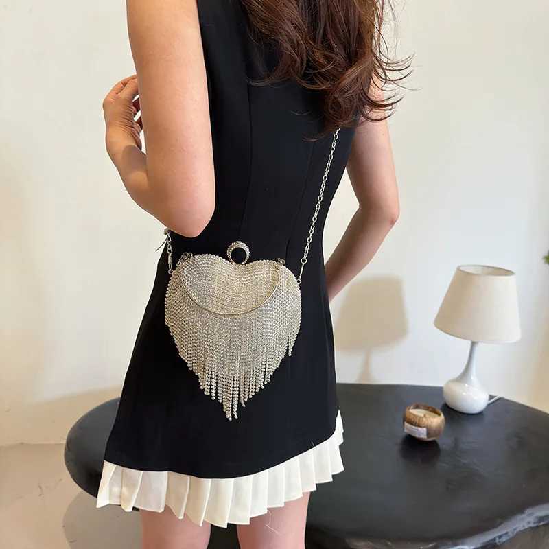 Rhinestone Evening Bag Heart Pattern Silver Handbag Womens Diamond Tassel Banquet Clutch And Purse Wedding Bridal Prom Wallets Y250719