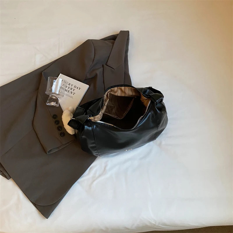 Summer Large Capacity Underarm Shoulder Bag Crossbody Bag Womens Fashion Backpack Comes with a Small Doll as a Gift 250715