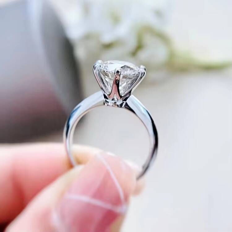 3CT 6 Prongs 10k/14k/18k Gold Moissanite Engagement Diamond Ring for Women Highlighting the Center Diamond