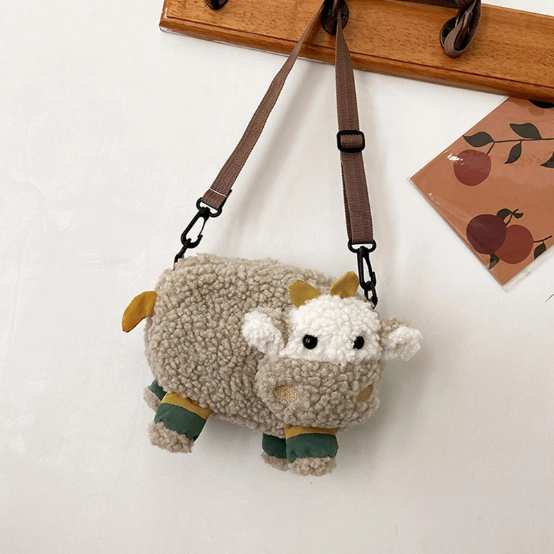 Lovely Cartoon Cow Shape Plush Messenger Bag er Bag Cattle Crossbody Bags Small Handbags Coin Bag Purse Womens Bag 250717