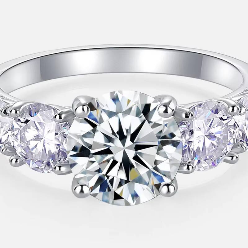 Wholesale Price Moissanite Diamond Ring Round Cut S925 Sterling Silver Fashion Jewelry for Engagement or Wedding