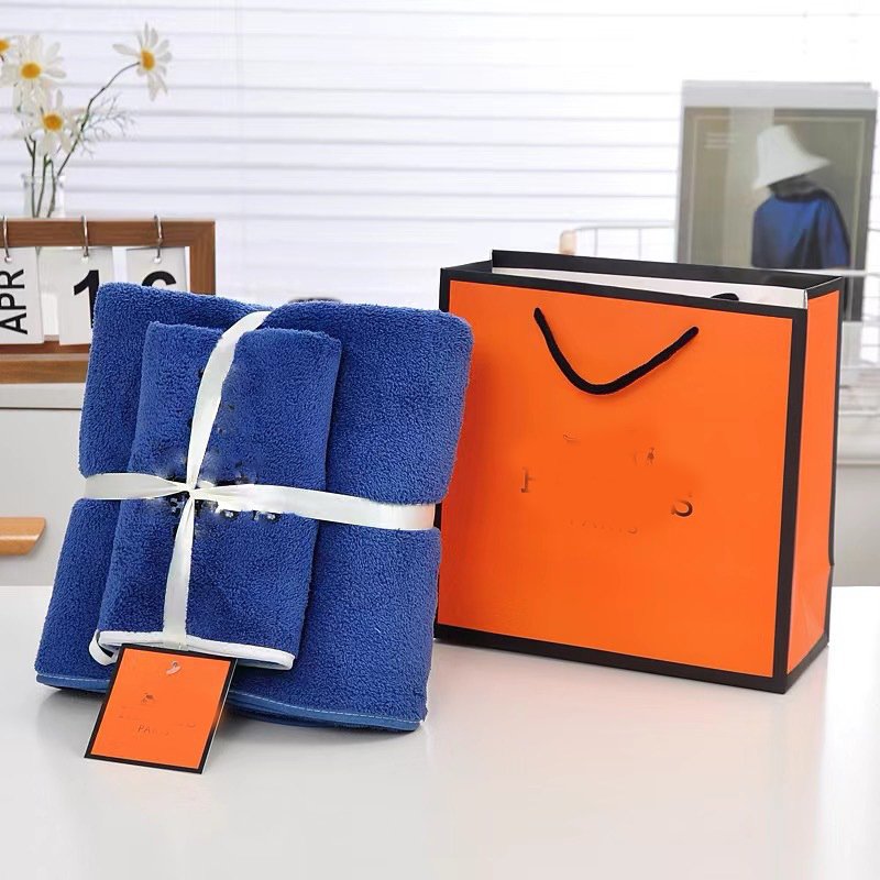 Luxury designer bath towel set with colorful European minimalist letter embroidered towel absorbent towel quick drying beach towel with gift box