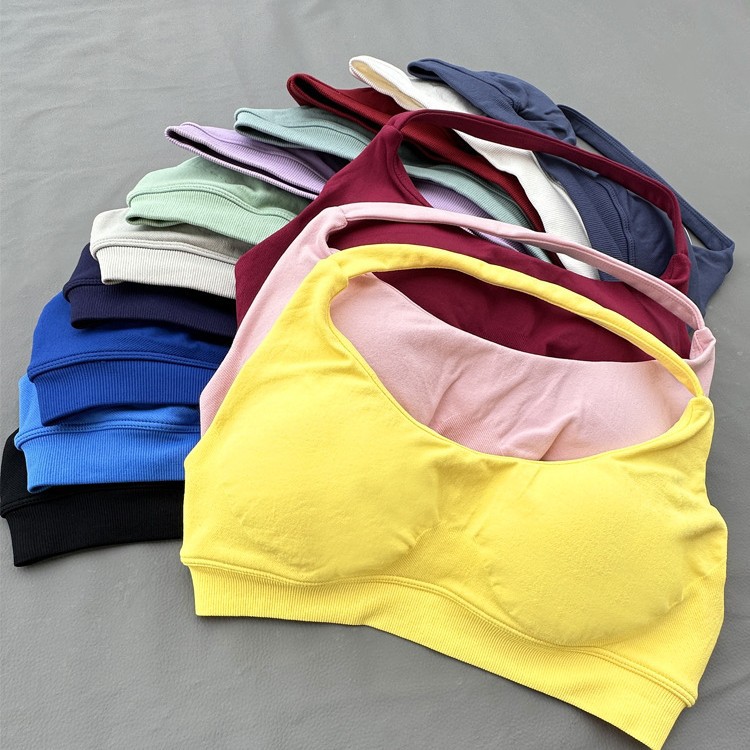 Sports bra Seamless Yoga Sets Halter Bra High Waist Shorts Workout Sets Scrunch Shorts Summer Fitness Clothes Gym Suits Outfit Active Wear Hot Sell