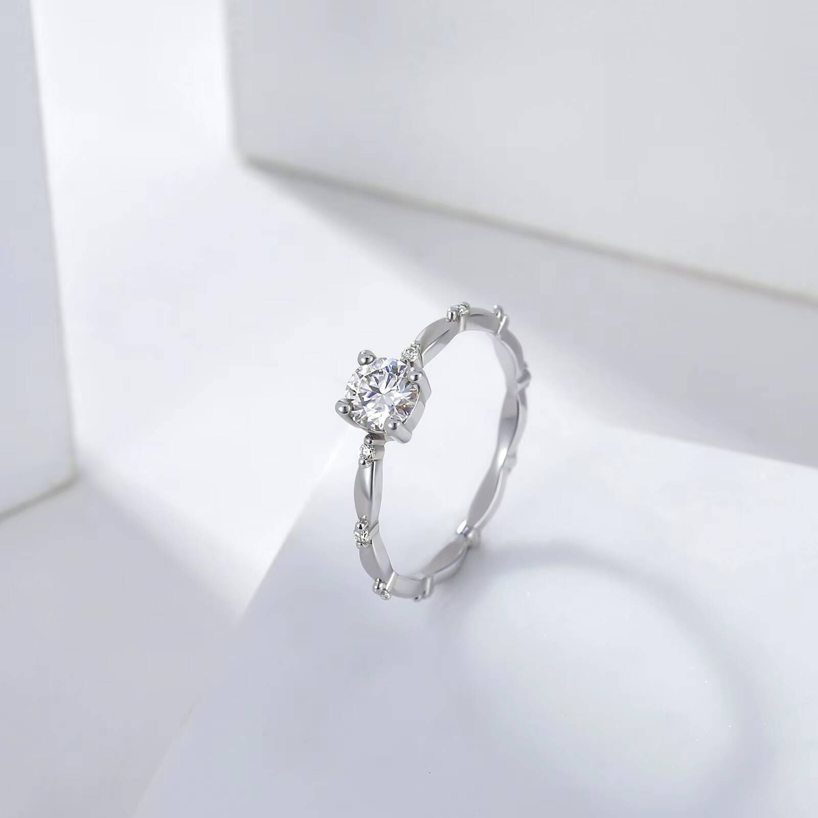Wholesale Fine Rings 0.5ct S925 Fashion Jewelry Women Wedding Eternity Moissanite Ring