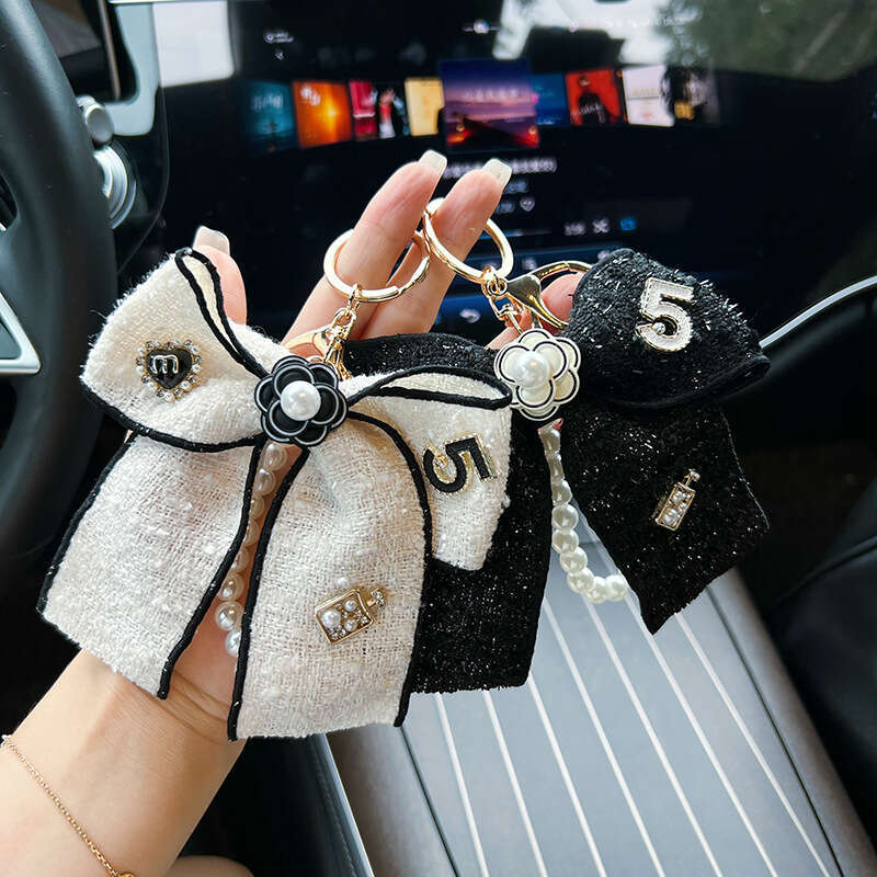 New Pearl Chain Camellia Bow Internet Celebrity Chanel Style Exquisite Car Keychain Bag Pendant
