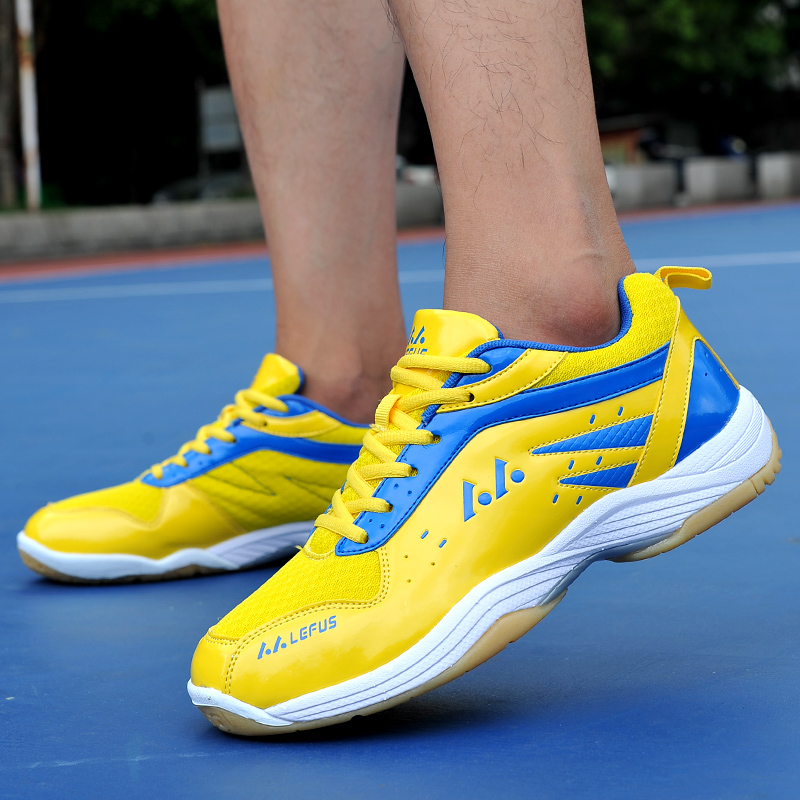 Professional-level badminton shoes for men and women; tennis shoes with breathable, anti-slip, wear-resistant, shock-absorbing training shoes.