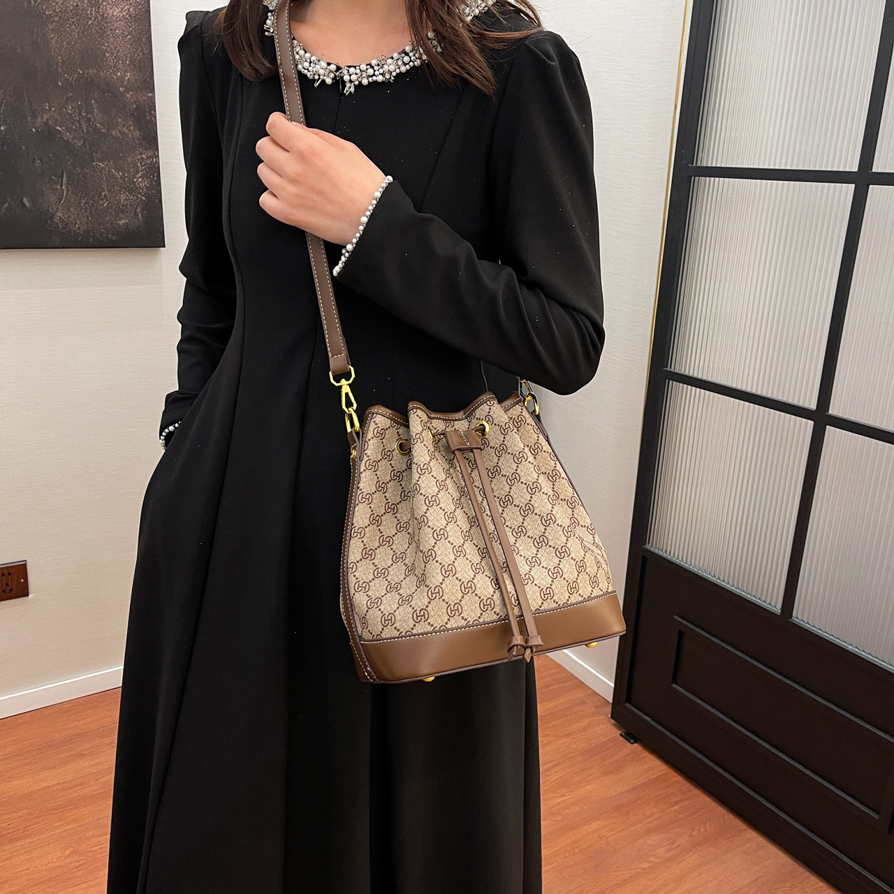 new Free shipping designer bag Bucket bag fashionable shoulder bag cross body bag printed patchwork handbag tote bag