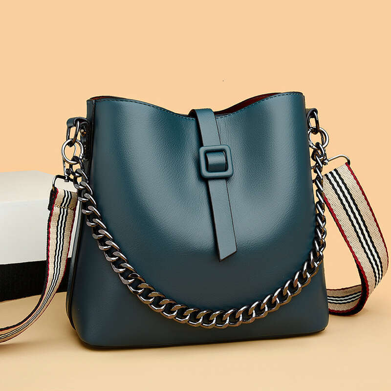 Genuine Leather Single Shoulder for Women Casual Versatile Crossbody Fashionable Large Capacity Handheld Bucket Bag Light Luxury