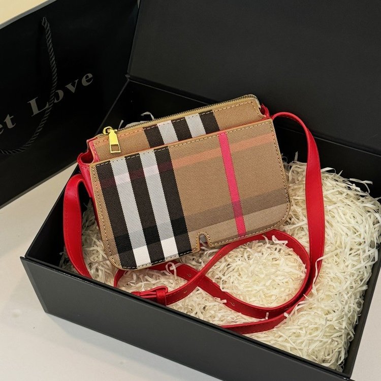 hot Free shipping new designer Shoulder Bags handbag Fashionable casual flap Chain armpit bag women crossbody bag Essential