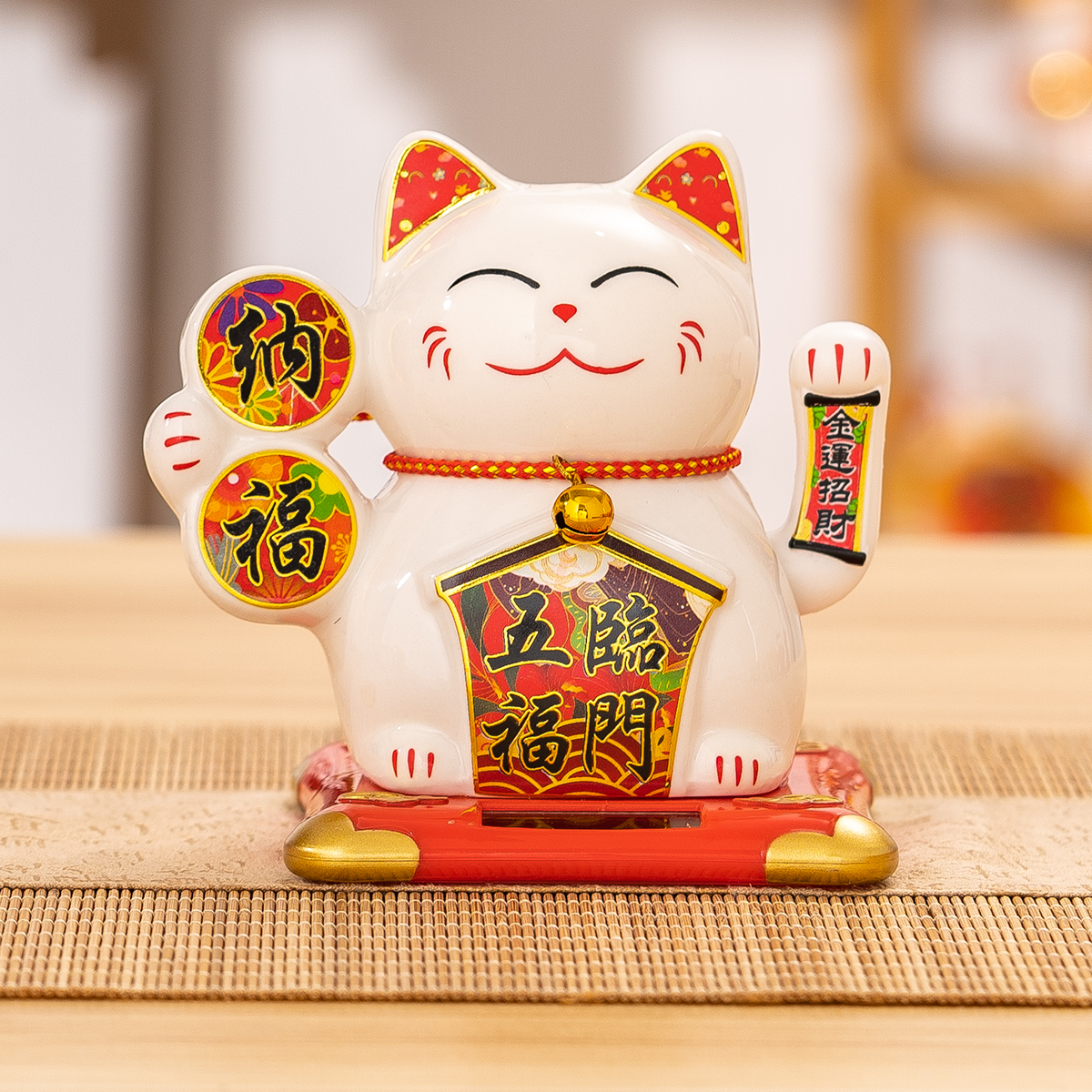 Solar-Energy Ceramic Cat Decoration with Motion Perfect for Car Dashboard and Interior Design Electric shaking hand