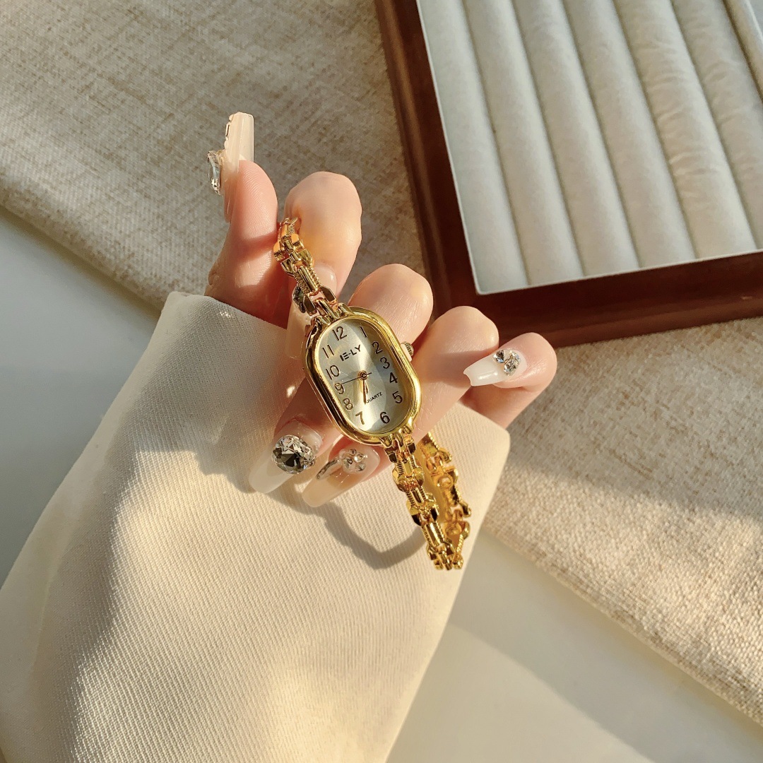Light Luxury Gold Watch New Cross-border Fashion Quartz Watch for Women Versatile Commuting Wristwatch Vintage Small Gold Watch