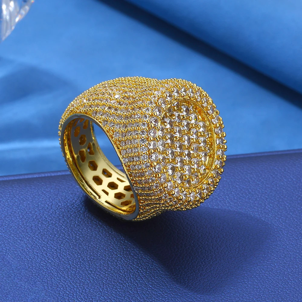 100% Iced Out Big Round Ring Full Diamond Signet Ring Hip Hop Style Bling Cubic Zirconia Jewelry Women 250717