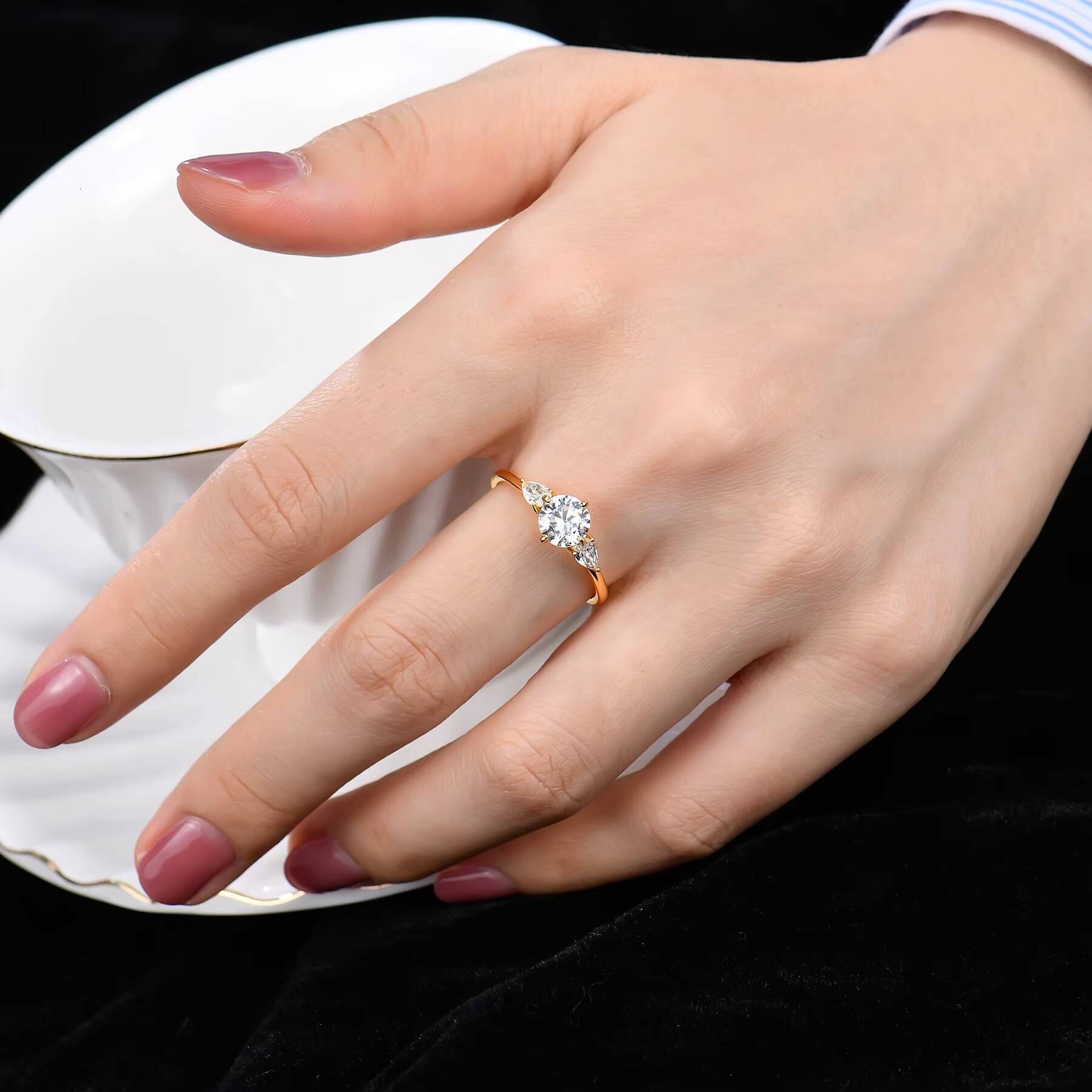 Exquisite 18K Plated Gold Engagement Ring 925 Sterling Silver Round Brilliant Cut CZ Diamond Three Stone Bridal Ring