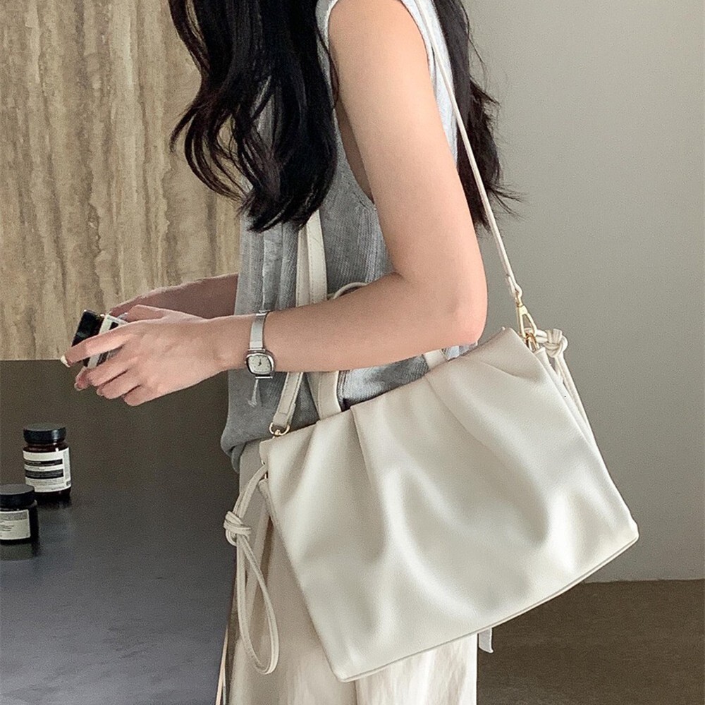 Summer new women's crossbody bag new women's luxury cloud bag soft leather pleated large capacity handbag commuting women's shoulder ba