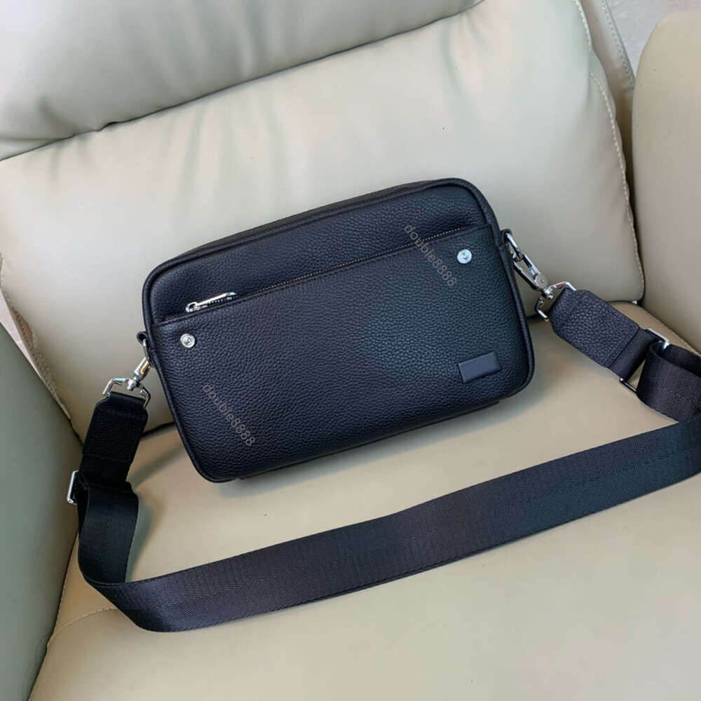 Designer leather messenger bag men's shoulder bag stylish crossbody bag classic black phone bag cycling bag travel bag leisure bag hiking bag chest bag postman bag
