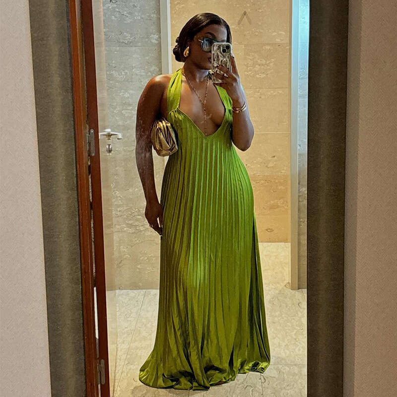 2025 Spring and Autumn New Sweet Fresh Halter V-Neck Backless Pleated Oversized Hem Dress for Women
