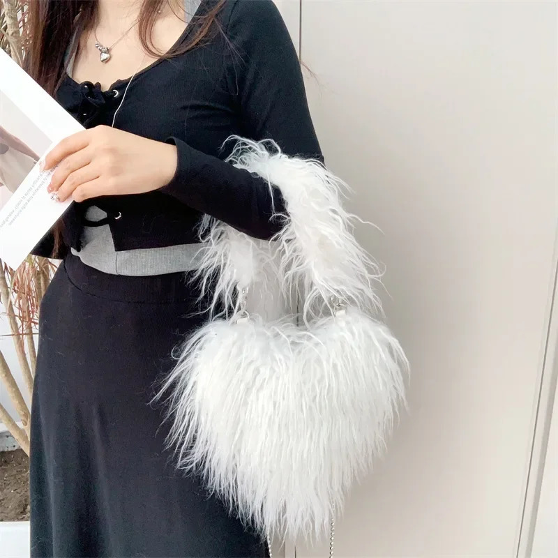 Heart-shaped Womens Plush Crossbody Bags Sweet Love Faux Fur Female Shoulder Bag Soft Fluffy Tote Handbags Girls Underarm Bag 250717