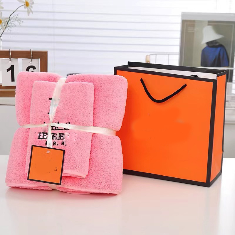 Luxury designer bath towel set with colorful European minimalist letter embroidered towel absorbent towel quick drying beach towel with gift box