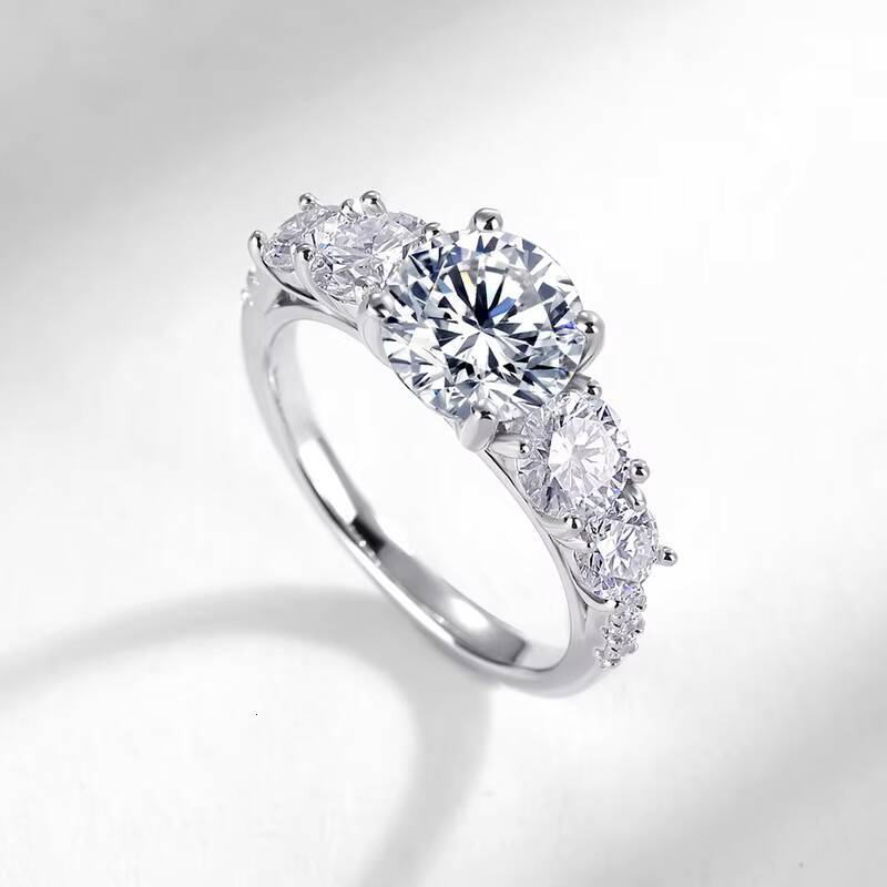 Wholesale Price Moissanite Diamond Ring Round Cut S925 Sterling Silver Fashion Jewelry for Engagement or Wedding