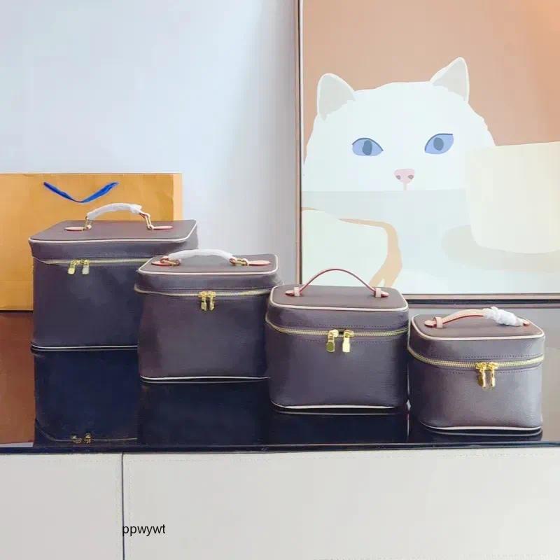 Designer vanity box women leather nice mini cosmetic cases totes toiletry shoulder bags crossbody handbag large makeup bag high quality purses diane zipper