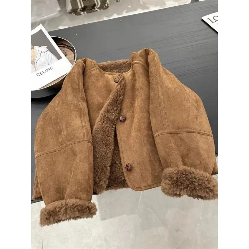 Brown Leather Fur Integrated Jacket Mellow Style High Waist Autumn Winter Fashionable Womens Short Coat 250717