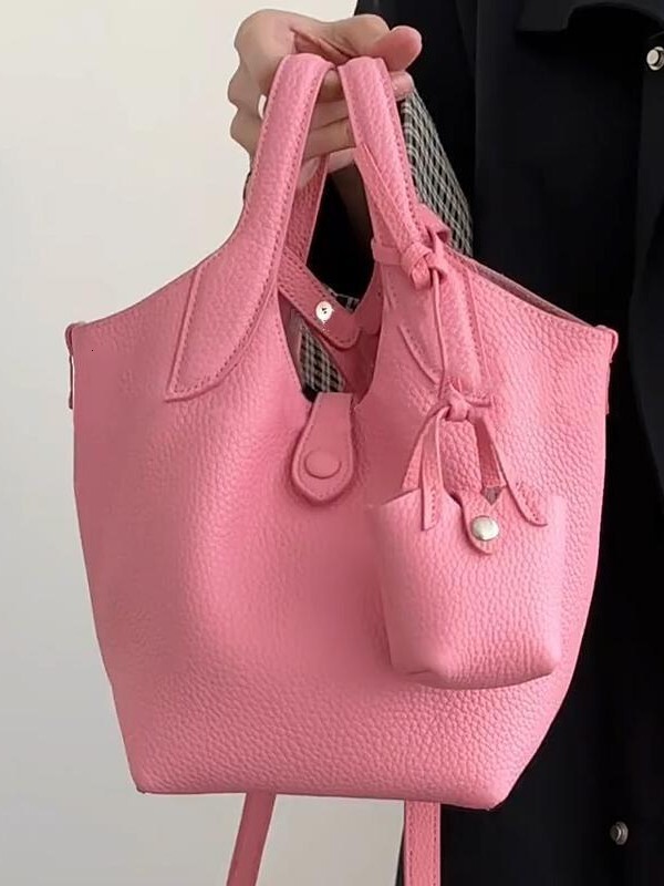 Summer new women's crossbody bag, summer new bucket shaped handbag, new light luxury niche handheld women's women's shoulder bag, new d