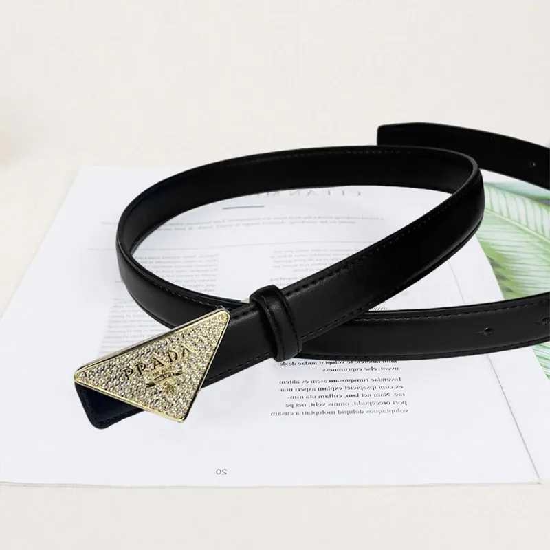 2025New Womens High-end Belt Simple Metal Letter Buckle Belt Womens Dress Denim Trousers Womens Belt New Leather Belt L250721