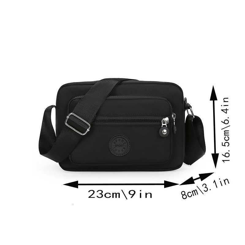 Neutral style handbag made of lightweight and simple nylon fabric new single-shoulder womens bag.The zipper direction is reversed. G250729