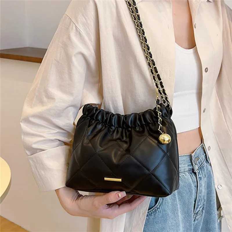 100% Cotton Quilted Embroidered Thread Pu Wens Bag Fi Chain Single Shoulder Bag Stylish Crossbody Bag Perfect for Daily Use Y250730