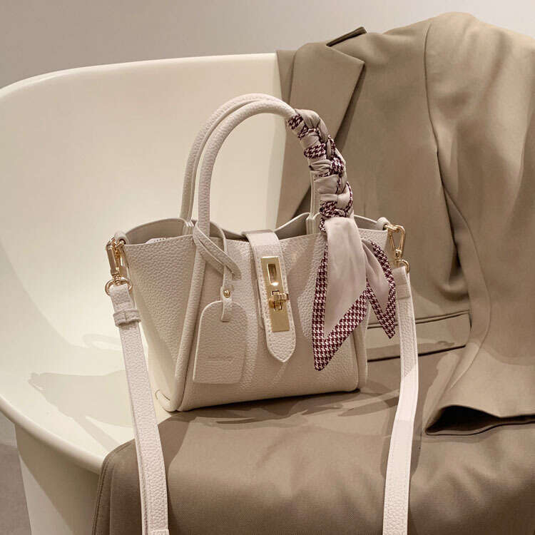 free shipping designer bags Crossbody Encounter South Wind Single Shoulder Elevated Tote Bag Paris High-end Feel Women Spring Summer Handbag Commuting