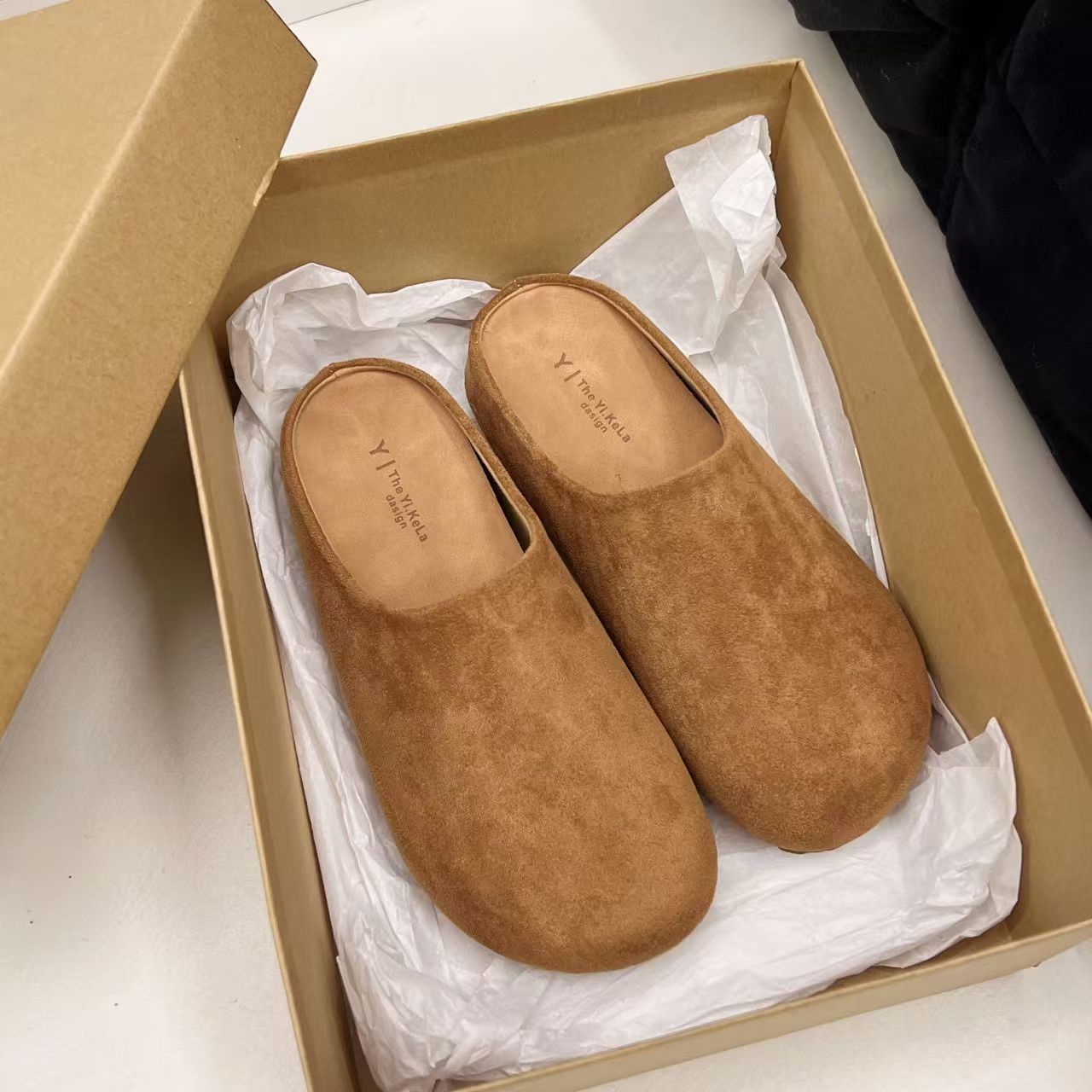 Thick-soled flip-top half-slipper women's outerwear 2025 autumn/Winter new style paired with skirt retro single shoe trend
