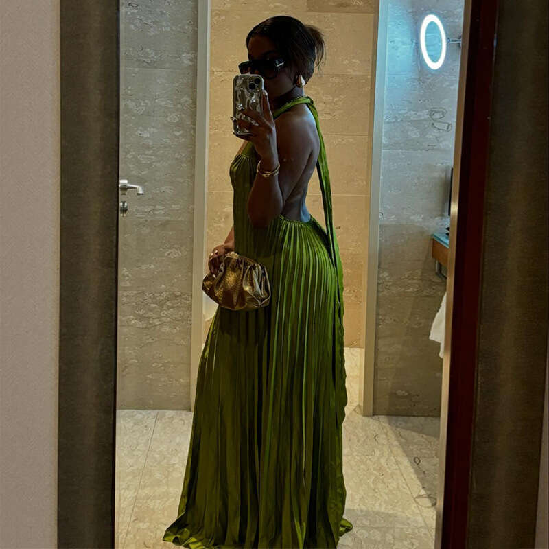 2025 Spring and Autumn New Sweet Fresh Halter V-Neck Backless Pleated Oversized Hem Dress for Women