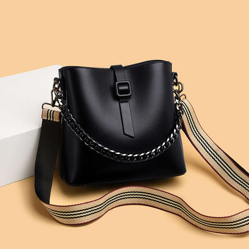 Genuine Leather Single Shoulder for Women Casual Versatile Crossbody Fashionable Large Capacity Handheld Bucket Bag Light Luxury