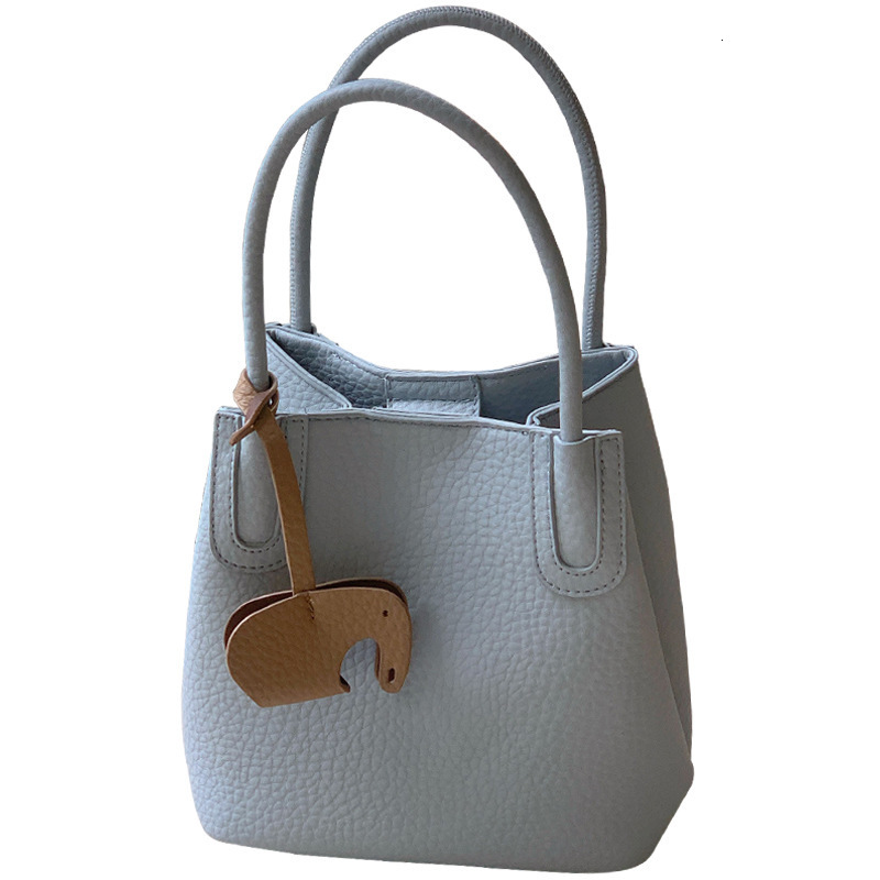 Summer new women's crossbody bag, summer lightweight women's bucket bag, French simple casual women's shoulder bag, niche commuting fas