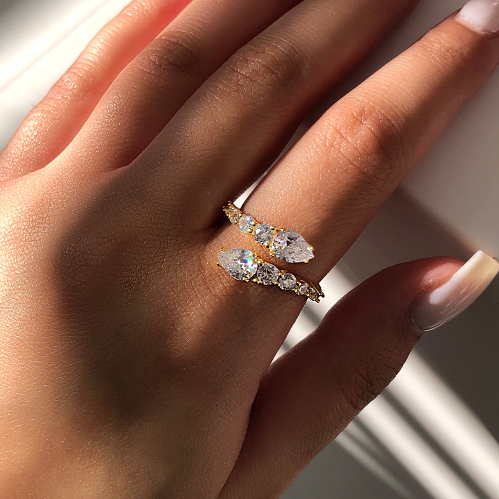 Designer Jewellery High Quality Silver Tone Multi Stone Ring with Cubic Zirconia Accents Party Gift for All Occasions Textured Sparkling Accessory