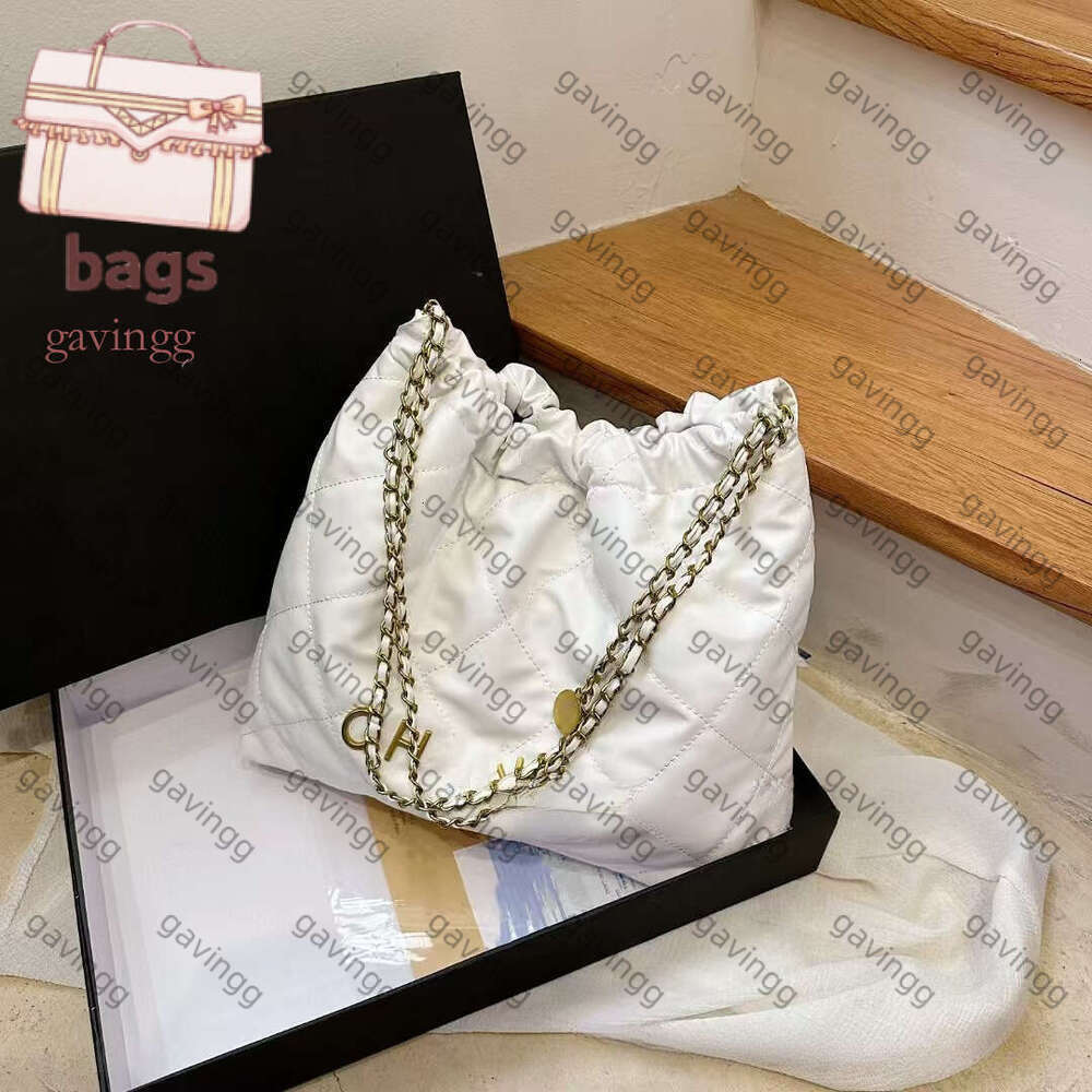 Designer Shopping Bag Womens Shoulder Bag 2025 New Fashionable Large Capacity Handbag Elegant Evening Bag Trendy Patent Leather Travel Bag 594