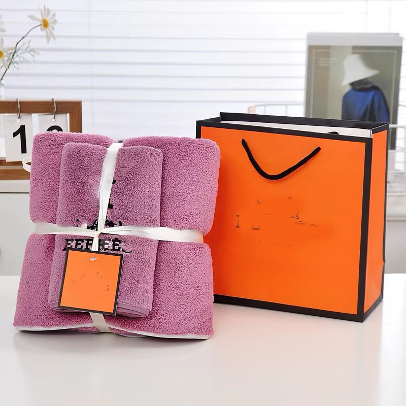 Luxury designer bath towel set with colorful European minimalist letter embroidered towel absorbent towel quick drying beach towel with gift box