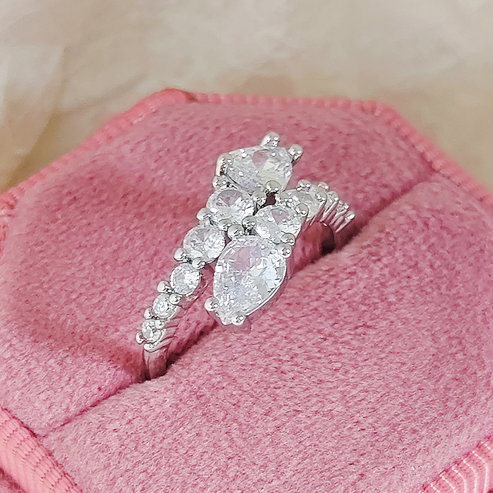 Designer Jewellery High Quality Silver Tone Multi Stone Ring with Cubic Zirconia Accents Party Gift for All Occasions Textured Sparkling Accessory