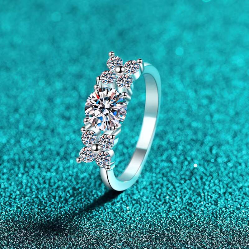 New Fashionable Wholesale Custom Elegant Ice 925 Sterling Silver Round Bright Cut Moissanite Female Engagement Ring Jewelry