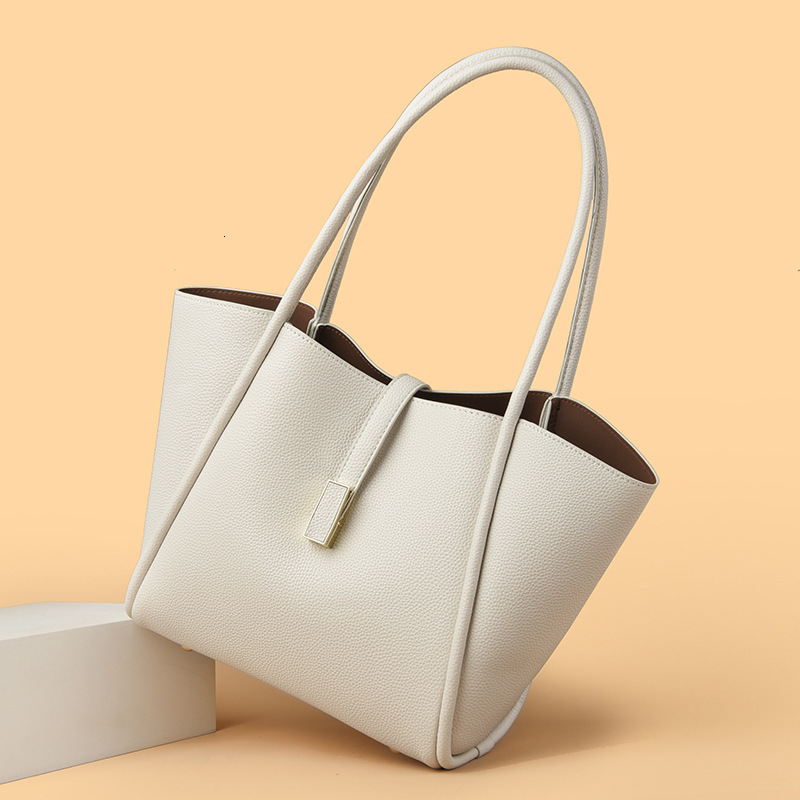 Summer new women's shoulder bag, new women's commuting handbag, summer new designer bag, new large capacity light women's luxury style 