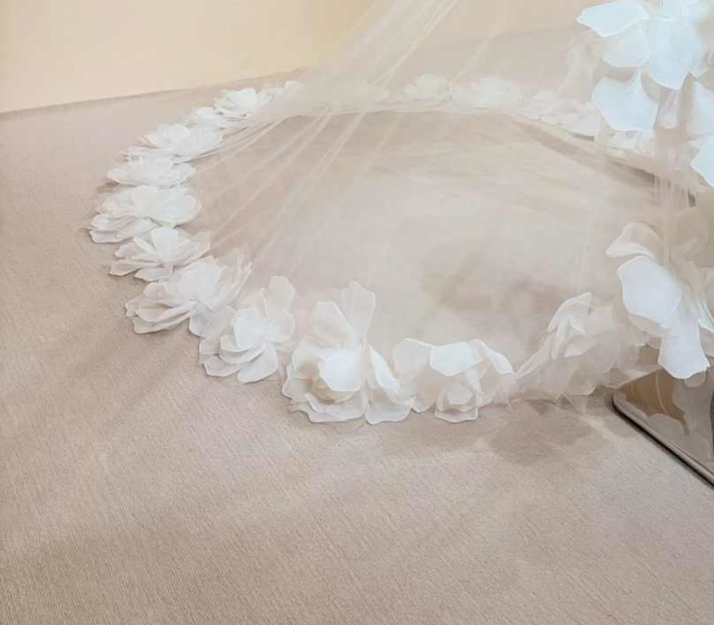 Luxury 3D Flowers Wedding Bridal Long Veils Cathedral One Layer Woman Veil With Comb Bride Veil Customized