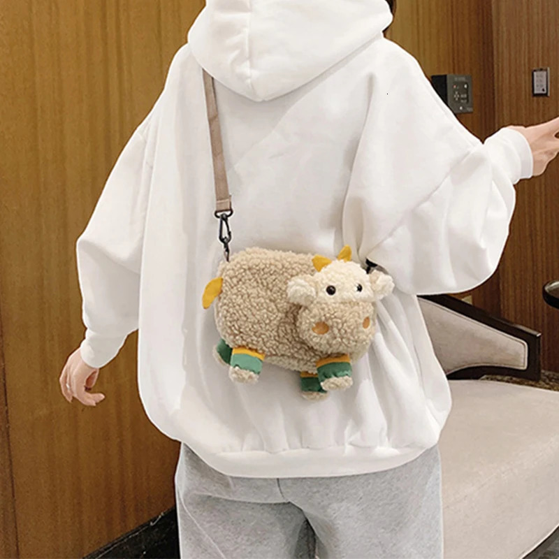 Lovely Cartoon Cow Shape Plush Messenger Bag er Bag Cattle Crossbody Bags Small Handbags Coin Bag Purse Womens Bag 250717