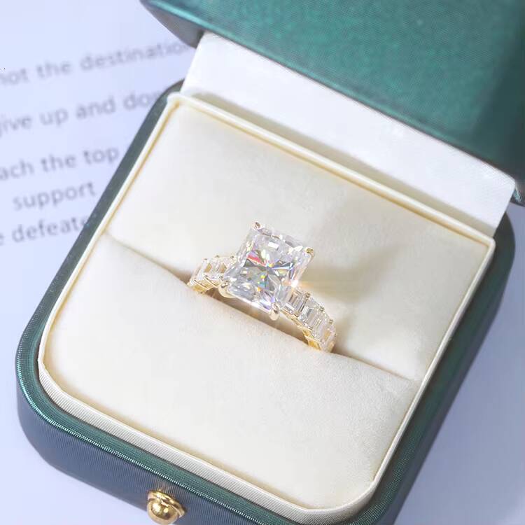 Custom Classical Ring 14k Yellow Gold Emerald Cut 8ct VVS Moissanite Diamond Iced Out Full Band Ring for Jewelry Present